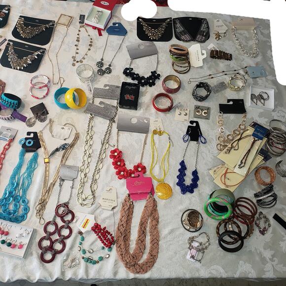 10 piece NWT Item Fashion Jewelry Not So Mystery Mystery Box - Picture 3 of 8